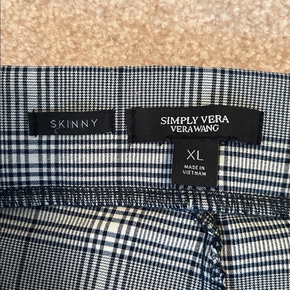 Simply Vera Vera Wang Women’s Pull On Plaid Pants - Picture 3 of 4